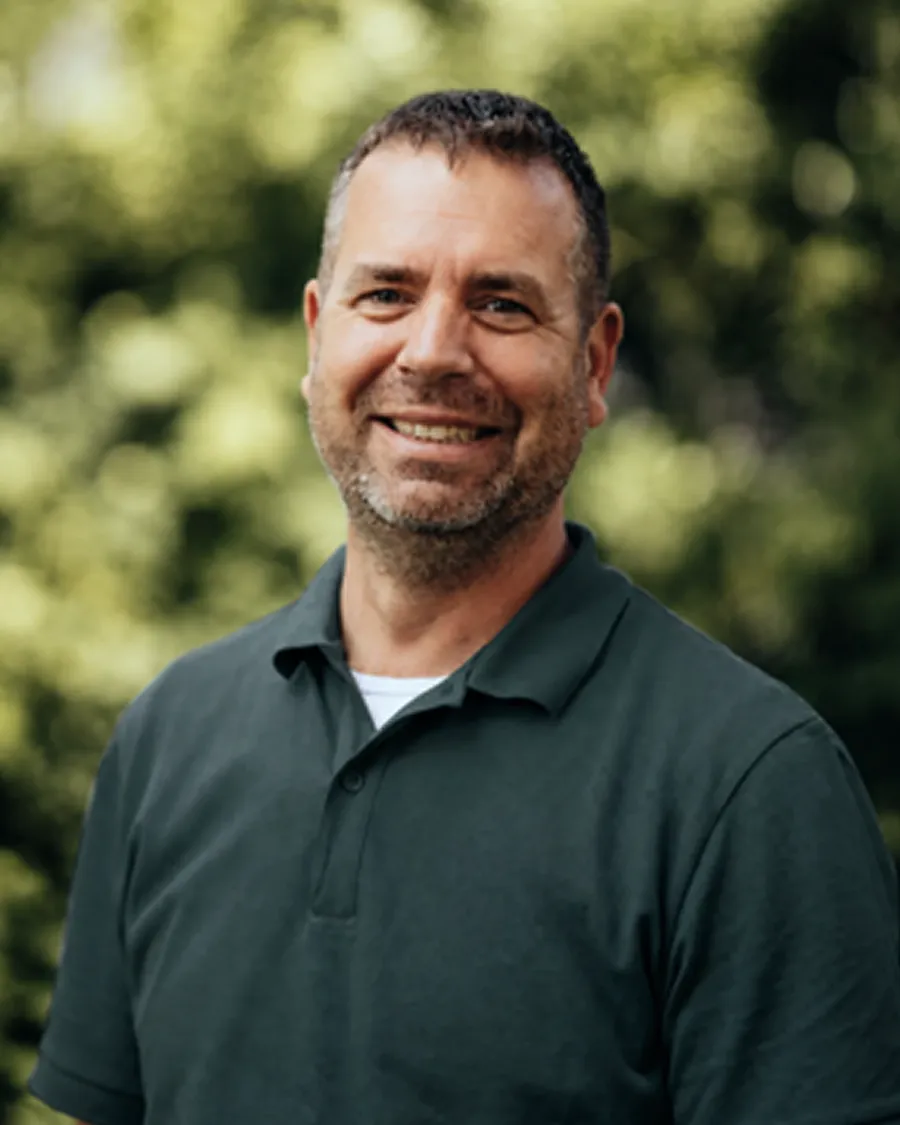 Portrait of Alex Hol